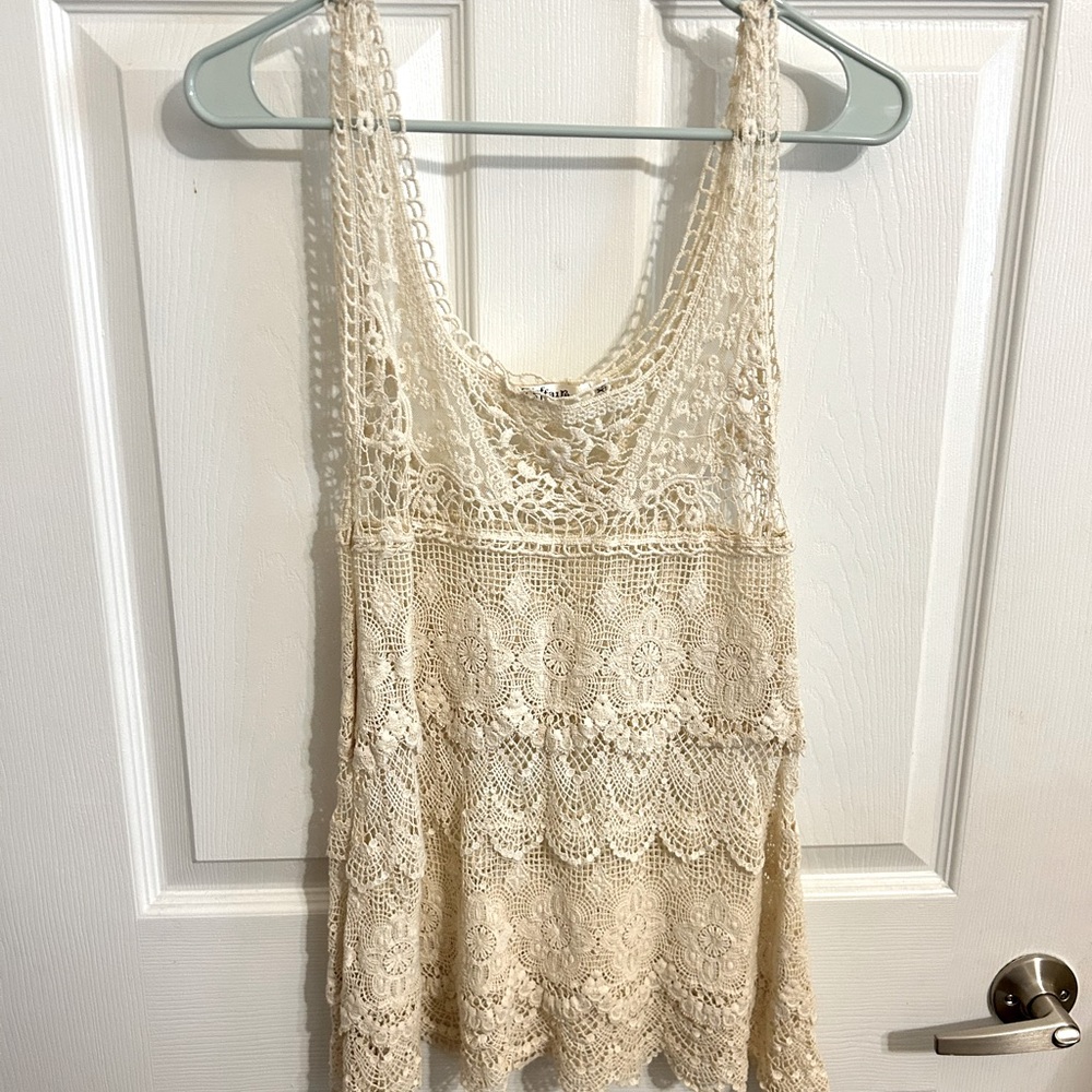Super fun crochet tank top! Very unique XS